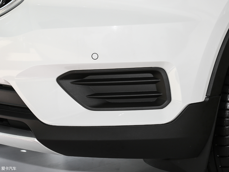 2019���֠���XC40(�M��) T4 ��� �ƕԱ�ѩ��