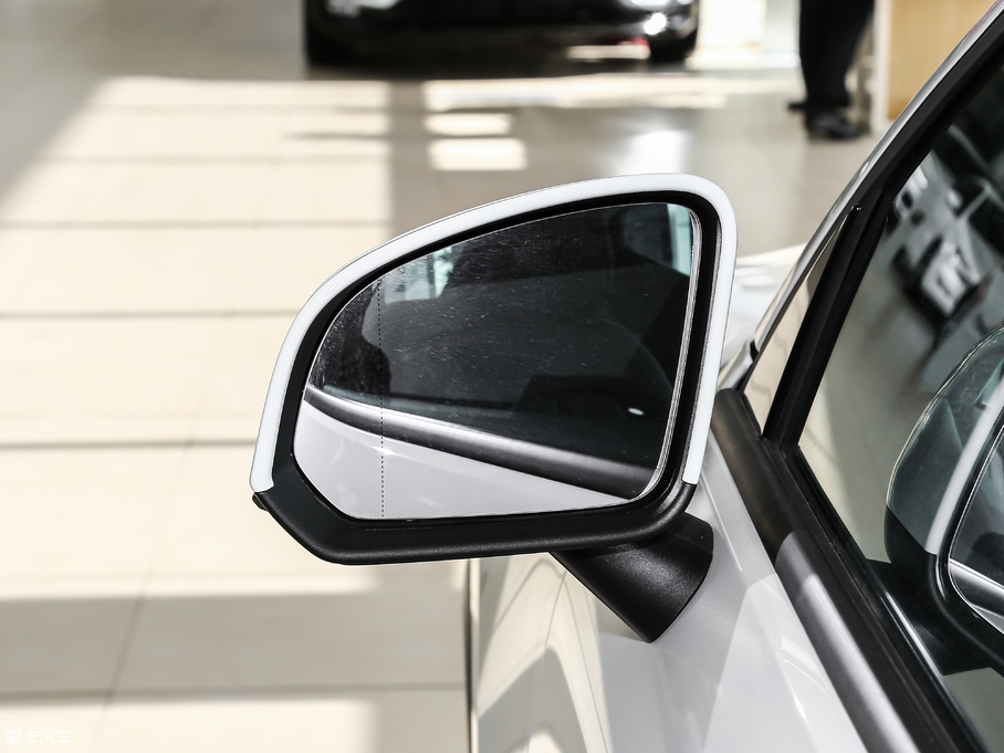 2019���֠���XC40(�M��) T4 ��� �ƕԱ�ѩ��