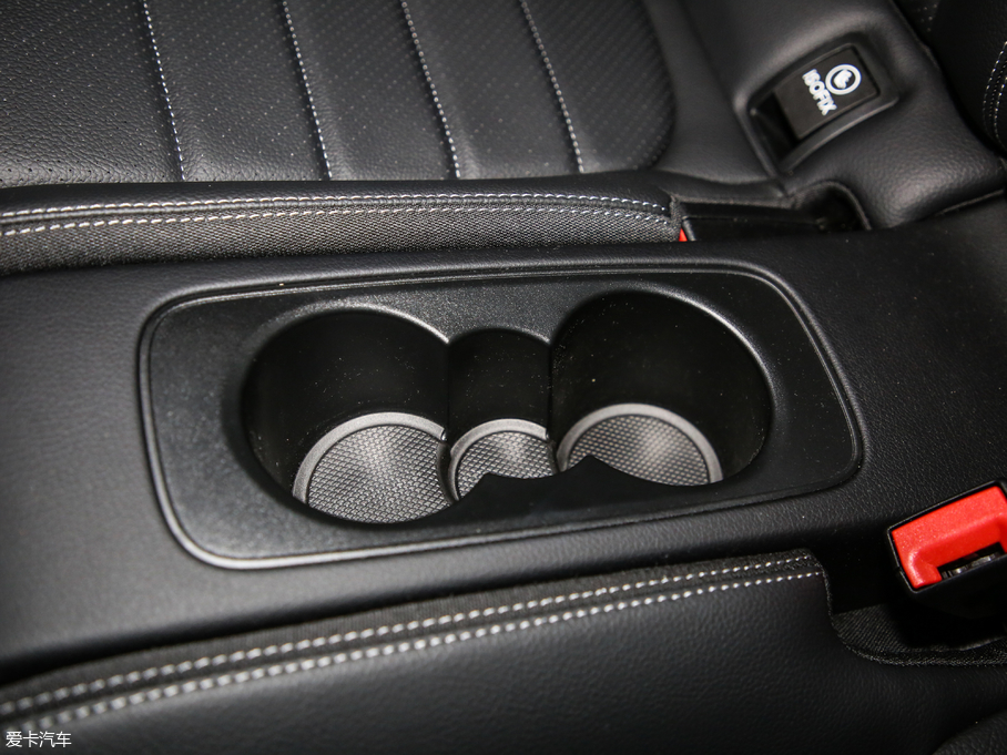 2019YCCoupe C 260 4MATIC I܇