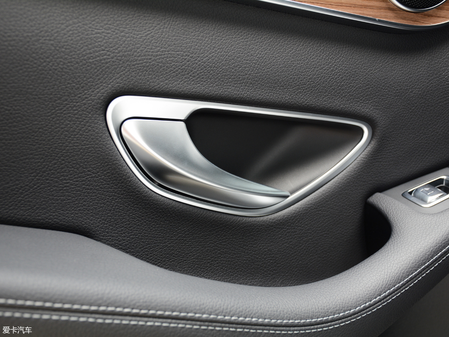 2018YGLCCoupe(M(jn)) GLC 260 4MATIC ISUV