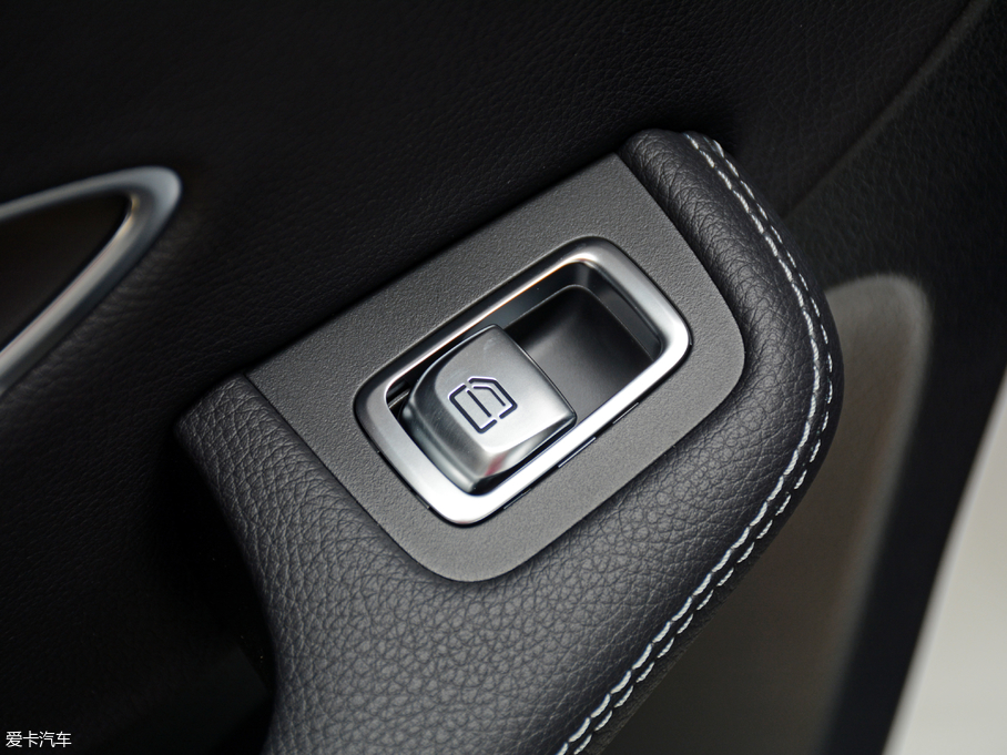 2018YGLCCoupe(M) GLC 260 4MATIC ISUV