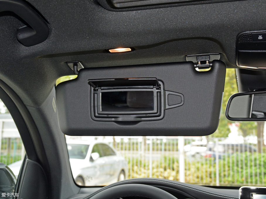 2018YGLCCoupe(M(jn)) GLC 260 4MATIC ISUV