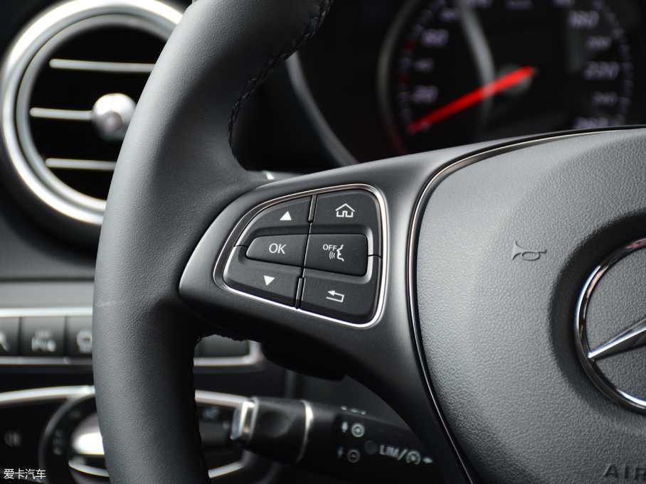 2018��YGLCCoupe(�M(j��n)��) GLC 260 4MATIC �I��SUV