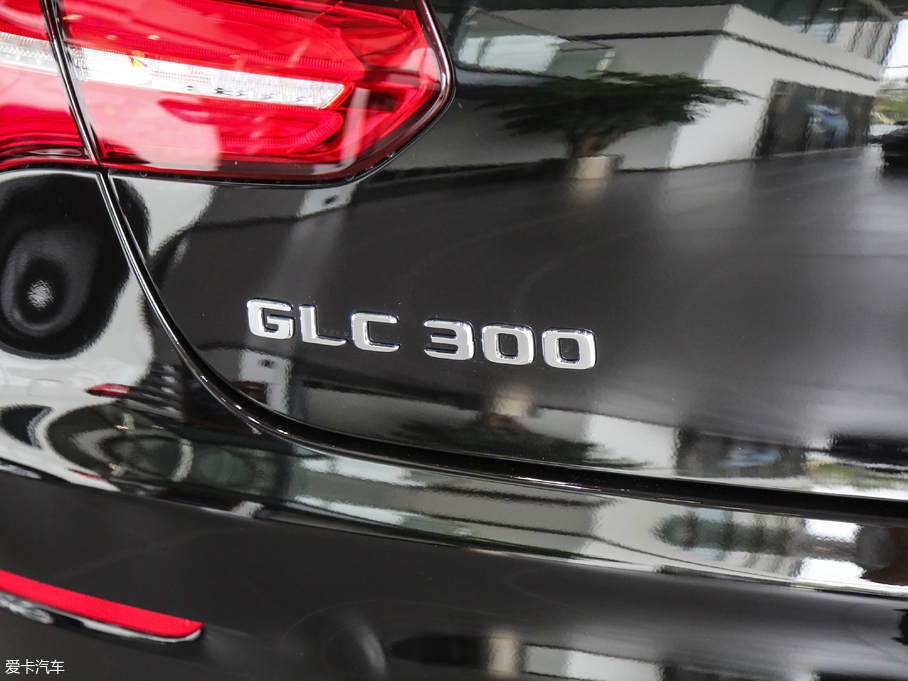 2018GLCSUV GLC 300 4MATIC SUV