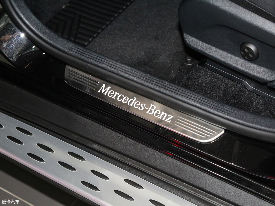 2018��YGLCCoupe(�M��) GLC 300 4MATIC �I��SUV