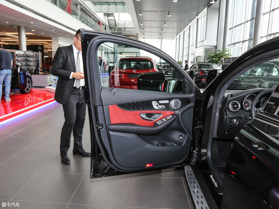 2018YGLCCoupe(M) GLC 300 4MATIC ISUV