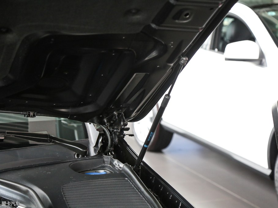 2018YGLCCoupe(M) GLC 300 4MATIC ISUV