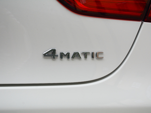 2018GLC 260 4MATIC ISUV (x)(ji)^