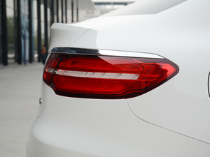 2018GLC 260 4MATIC ISUV (x)(ji)^