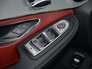 2018GLC 200 4MATIC ISUV {܇ƅ^(q)	