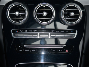 2018GLC 200 4MATIC ISUV {{