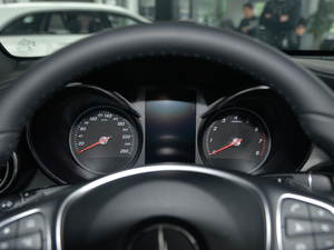 2018GLC 200 4MATIC ISUV x