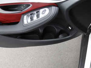 2018GLC 200 4MATIC ISUV ǰTg