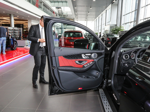 2018GLC 300 4MATIC ISUV g