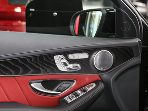 2018GLC 300 4MATIC ISUV g