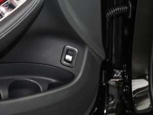 2018GLC 300 4MATIC ISUV g