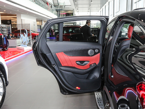 2018GLC 300 4MATIC ISUV g