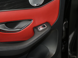 2018GLC 300 4MATIC ISUV g