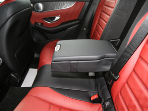 2018GLC 300 4MATIC ISUV g