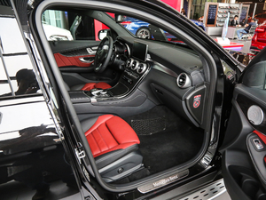 2018GLC 300 4MATIC ISUV g