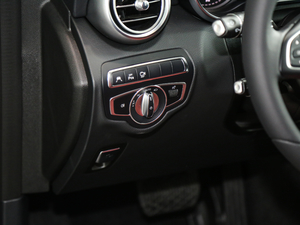 2018GLC 300 4MATIC ISUV п؅^