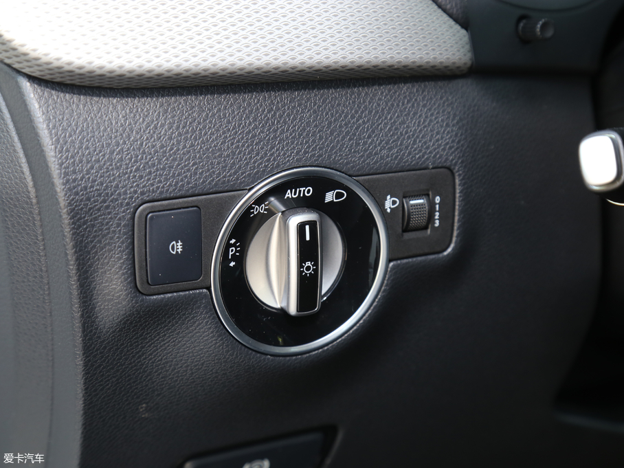 2018YB(j) B 200 (dng)