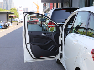 2018B 200 (dng) {λ܇T