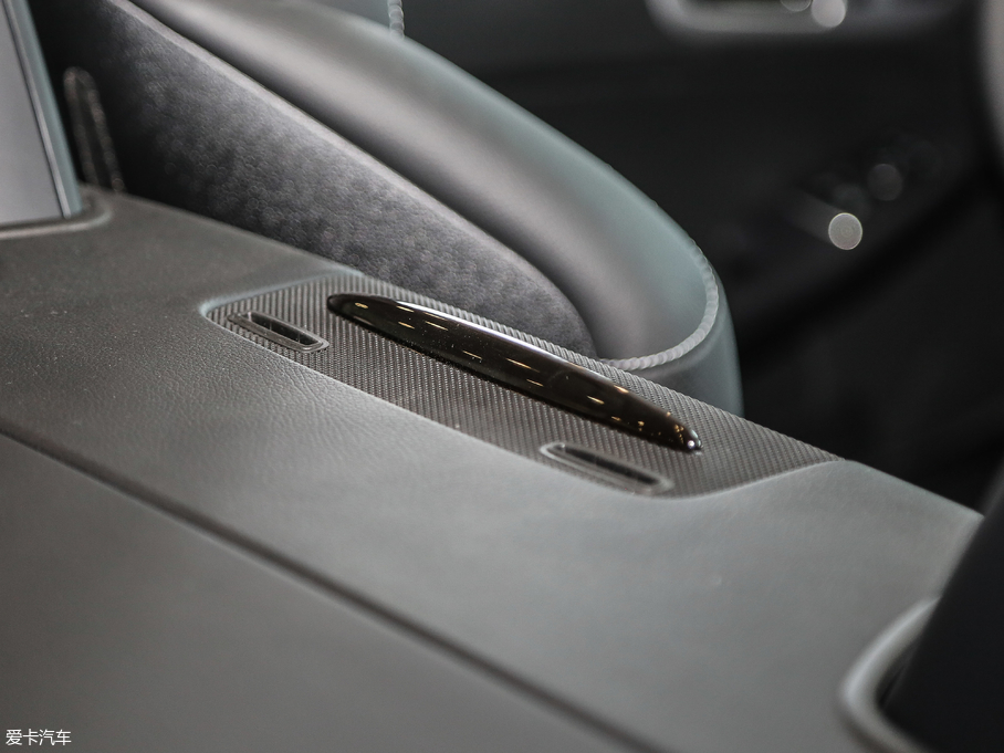 2018YSLC 260 (dng)