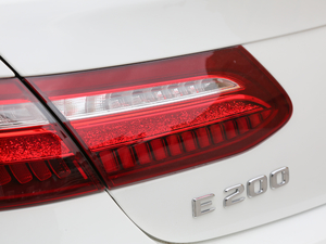 2018E 200 4MATICI܇ ^