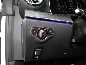 2018E 200 4MATICI܇ п؅^