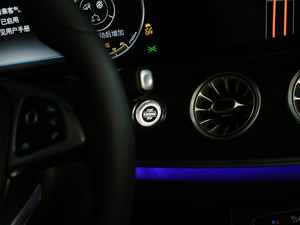 2018E 200 4MATICI܇ п؅^(q)