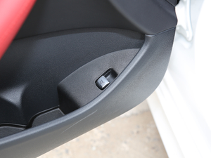 2018E 200 4MATICI܇ g