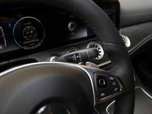 2018E 200 4MATICI܇ g