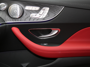 2018E 200 4MATICI܇ g