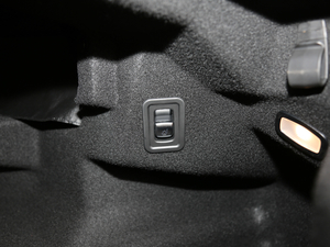 2018E 200 4MATICI܇ g