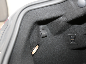 2018E 200 4MATICI܇ g