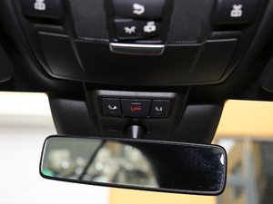 2018E 200 4MATICI܇ g