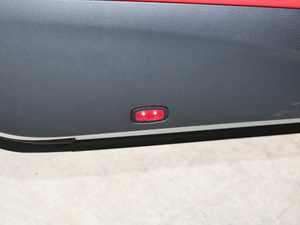 2018E 200 4MATICI܇ g