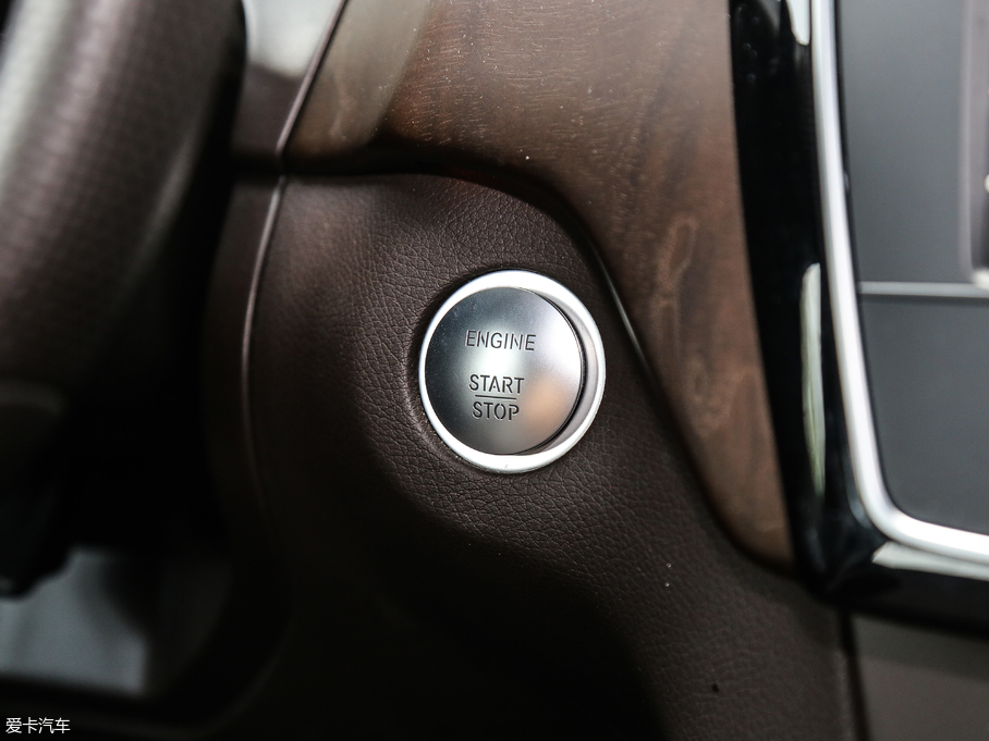 2018��YGLE GLE 320 4MATIC ���A����ذ�