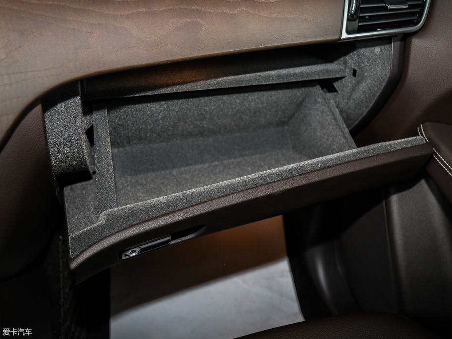 2018YGLE GLE 400 4MATIC ذ