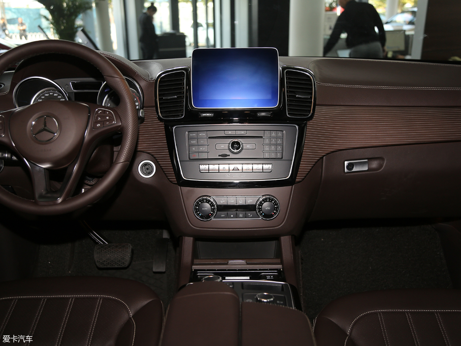 2018��YGLE GLE 320 4MATIC ���A����ذ�