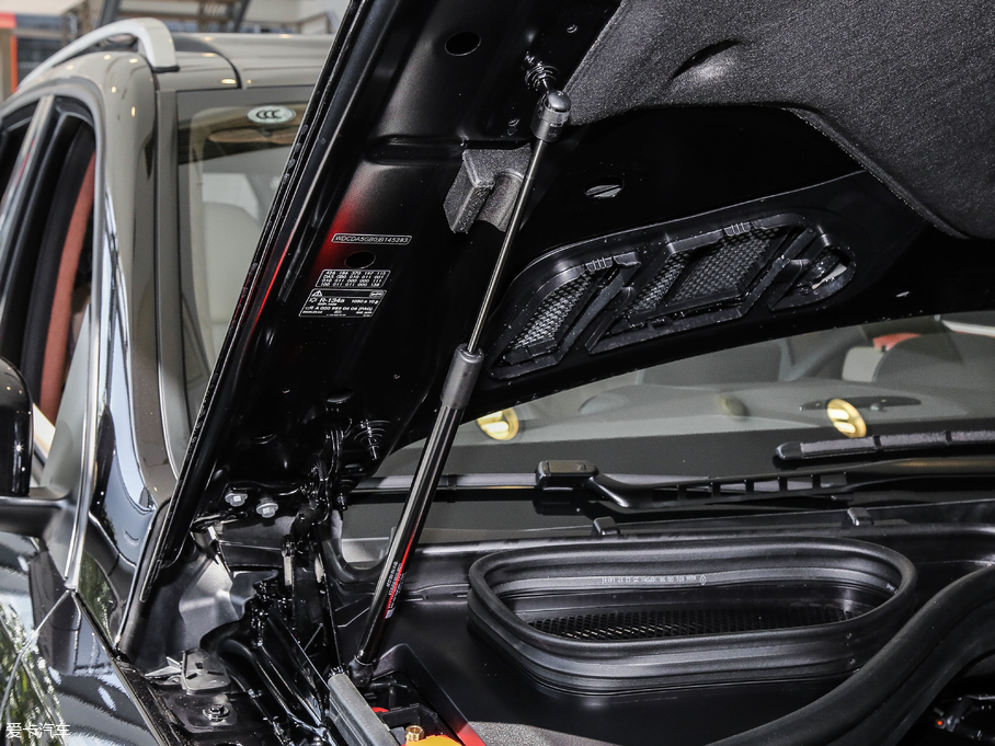 2018YGLE GLE 400 4MATIC ذ