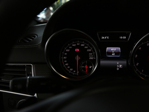 2018GLE 320 4MATIC Aذ п؅^