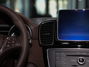 2018GLE 320 4MATIC Aذ {L