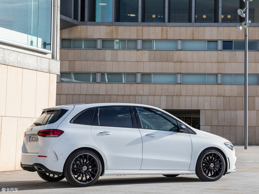 2020YB B 200 Sport