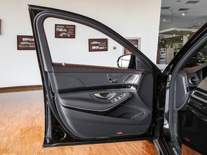 2019款S 500 L 4MATIC 驾驶位车门