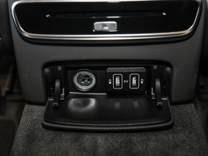 2019款S 500 L 4MATIC 中控区