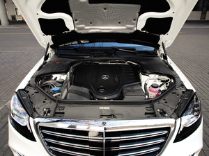 2019款S 500 L 4MATIC 发动机