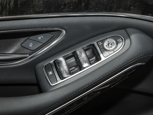 2019款臻藏版 S 500 L 4MATIC 主驾车窗控制区	