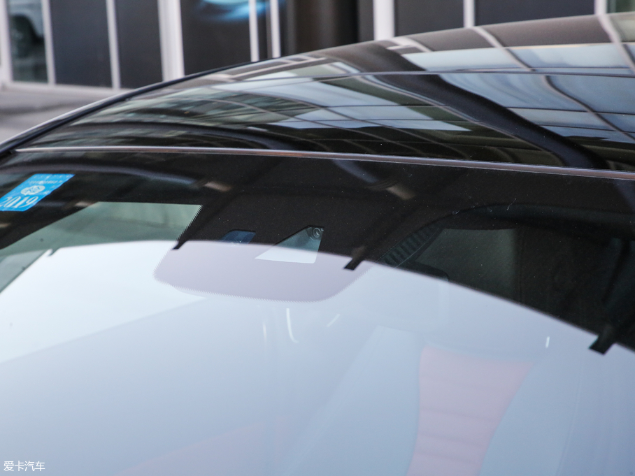 2019��YE���p�T E 200 Coupe 4MATIC